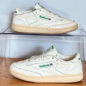 Reebok Club C 85 Women’s Vintage sneakers chalk/paper white/glen green colorway